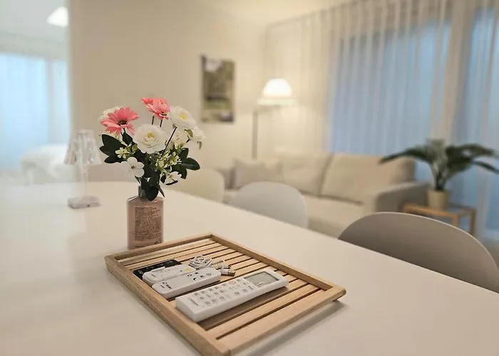 Апартаменты Free Parking, Gimpo Airport 7min, Subwaystation 5min, Lotte Mall, Department Store, Mart, Theater 15min *